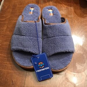 Freewaters Women's Blue Softy Cloud9 Slide Slippers size 9/10 (Large)